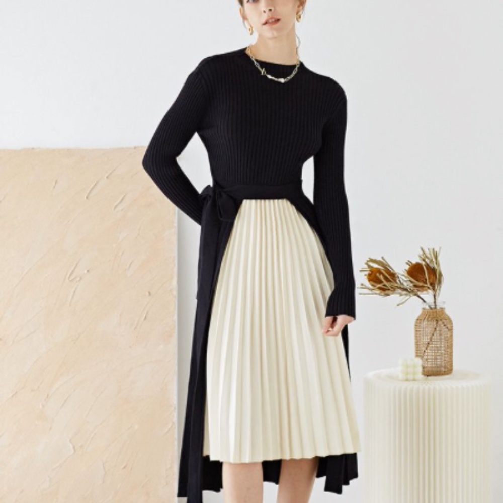 Chicwish Front Pleats Splicing Belted Hi-Lo Dress in Black